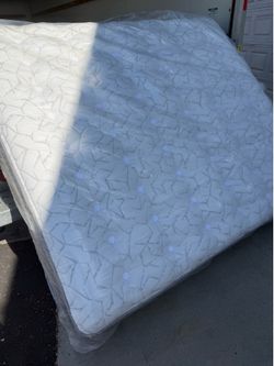 King size eastern euro king koil intimate firm euro top button top trimline Serta Sealy Stearns & foster Aireloom Kluft hotel collection saatva avocad