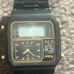 RARE WATCH / NEEDS BATTERIES TO WORK
