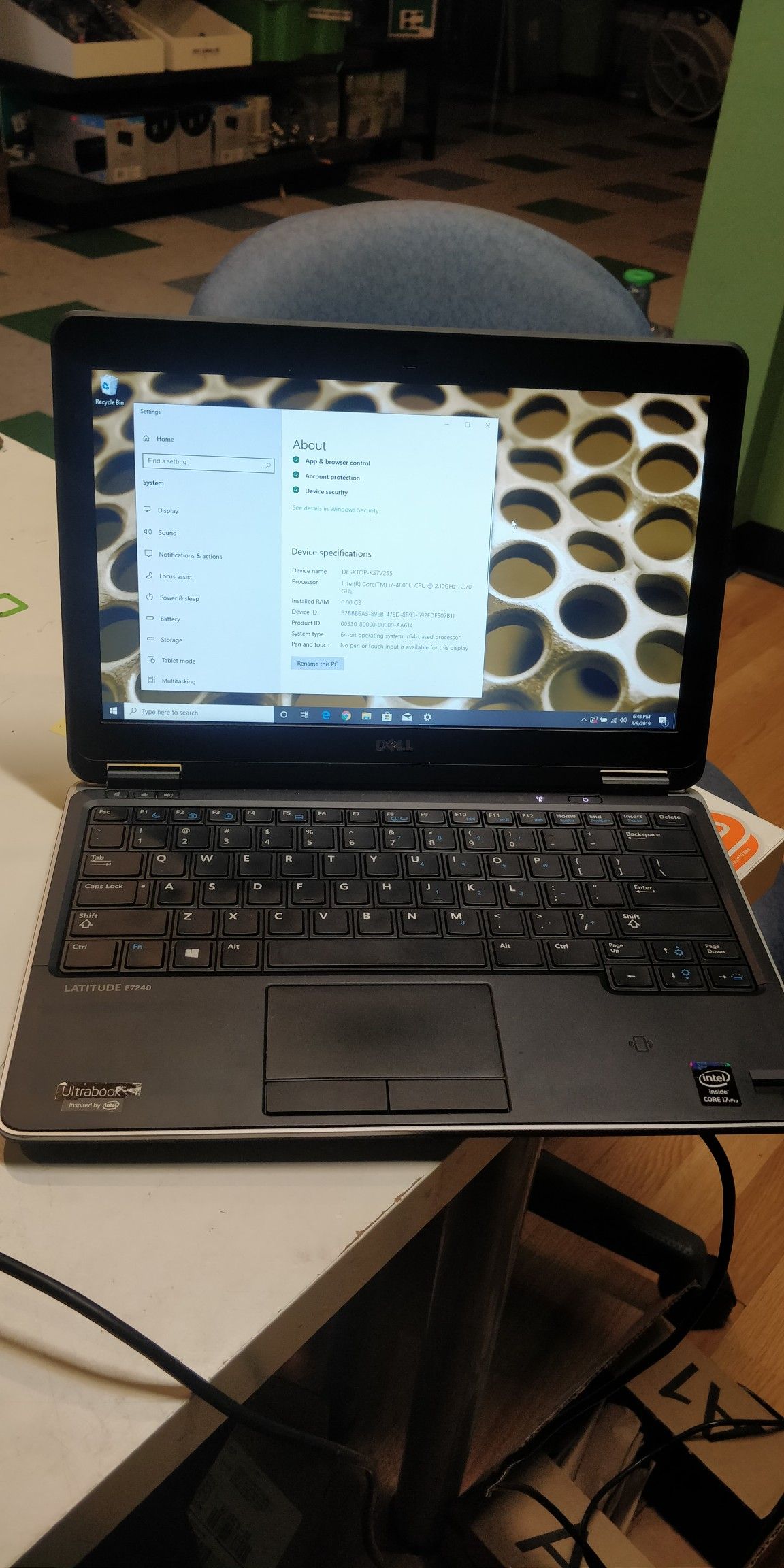 Dell latitude E7240 ultrabook, I7, 256ssd, 8gb Ram