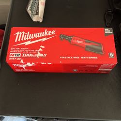 Milwaukee M12  3/8 Ratchet 