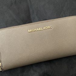 Michael Kors wallet wristlet 