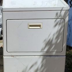  Whirlpool Washer And Kenmore Gas Dryer 