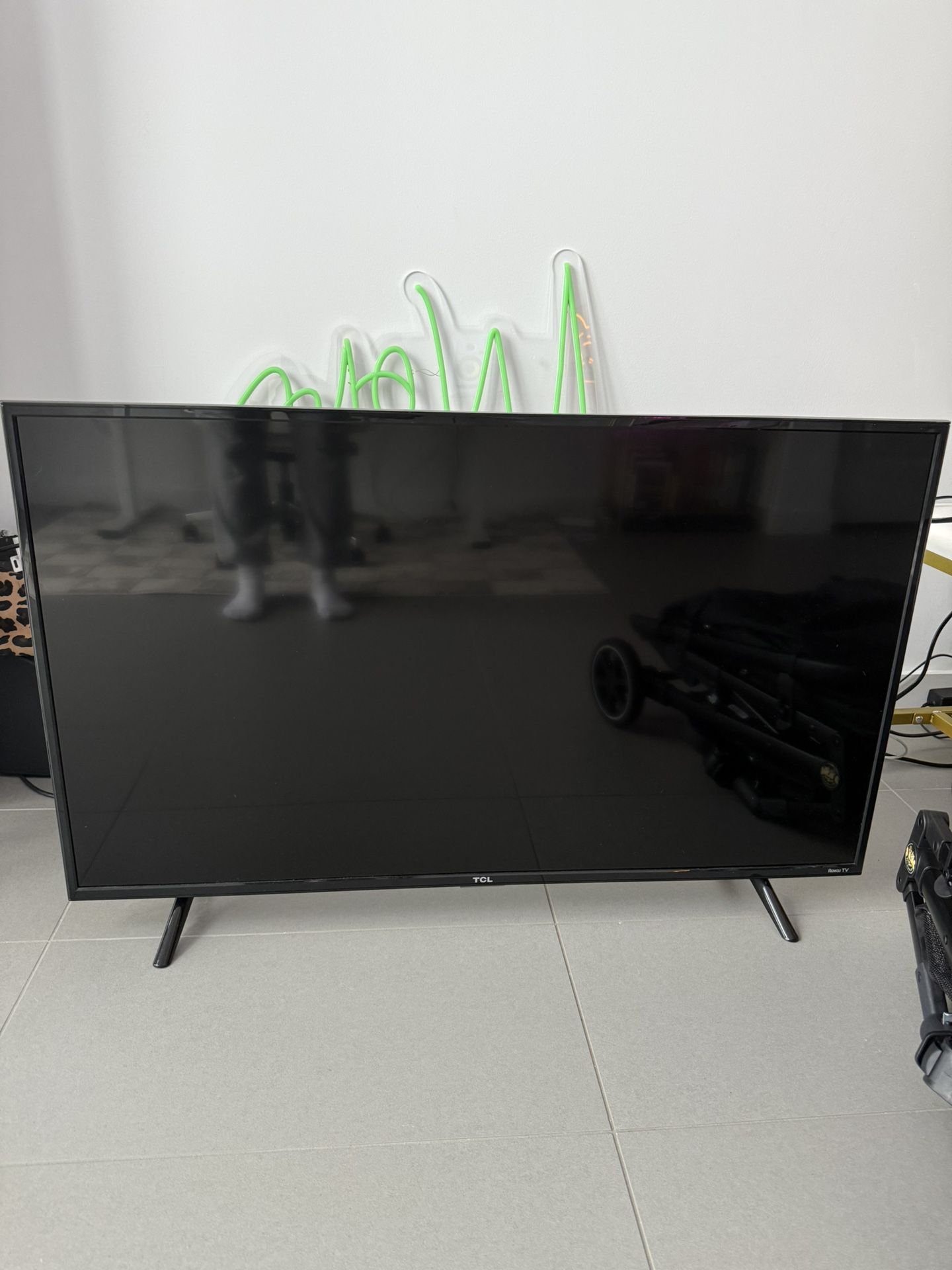 TCL 43” 4k Roku Smart Tv