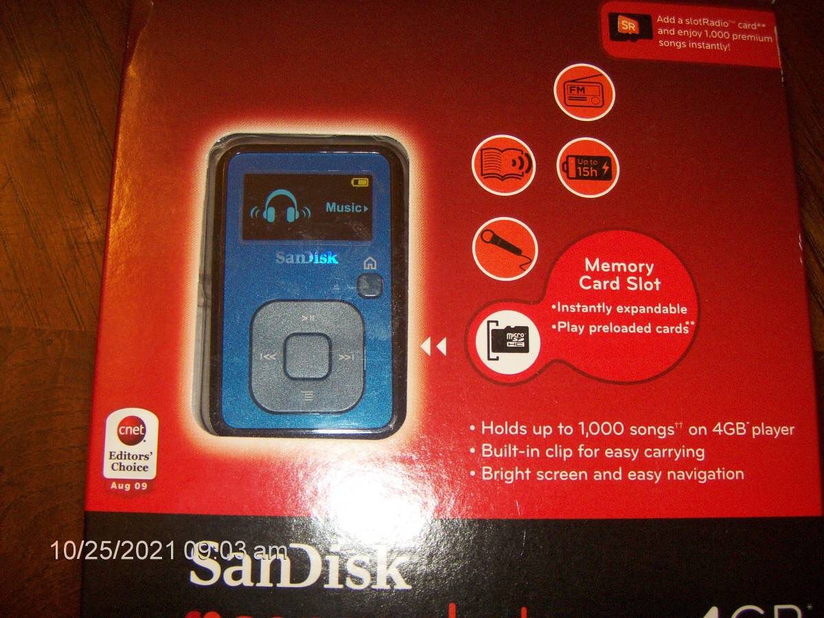 SanDisk Sansa Clip+ 4GB FM/MP3 Player w/microSD slot SDMX18R-004GB-A57 