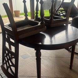 Round fine in table