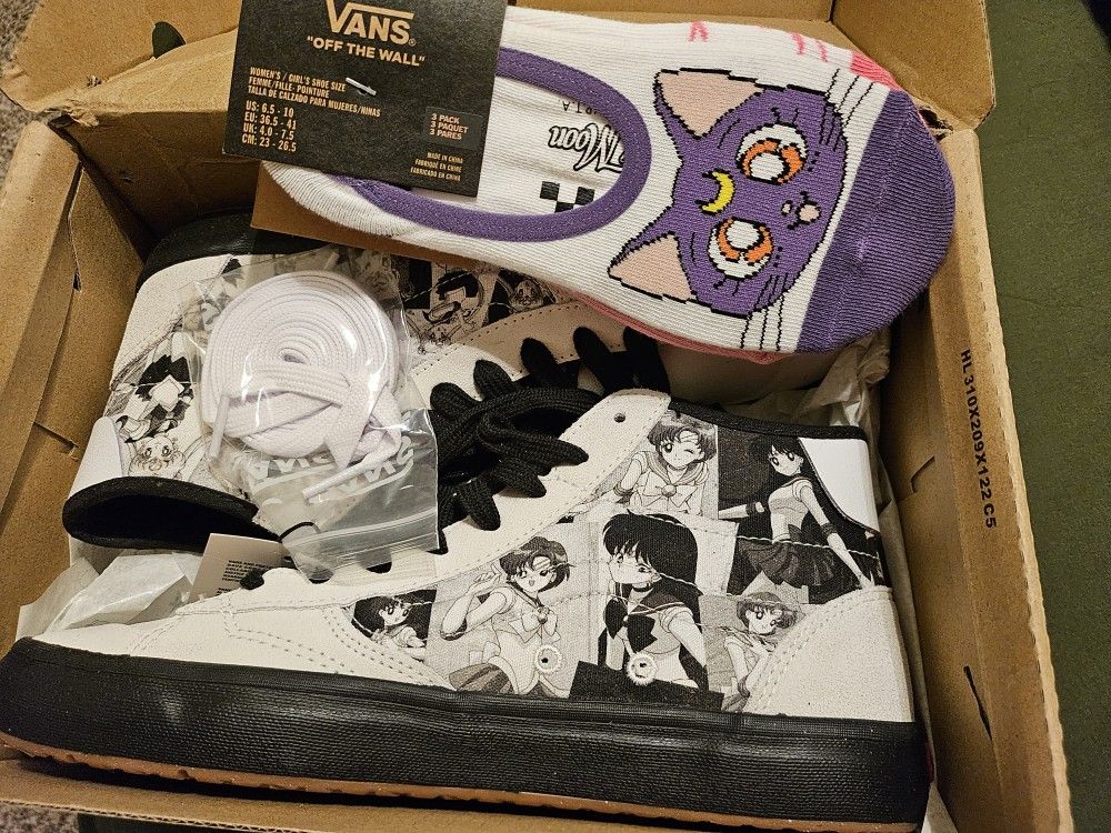 Vans x Pretty Guardian Sailor Moon The Lizzie 'Pretty Guardian