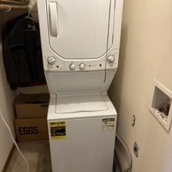 Stacked Washer dryer combo, laundry machine