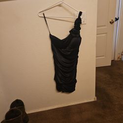 One Black Shoulder Dress Size 13