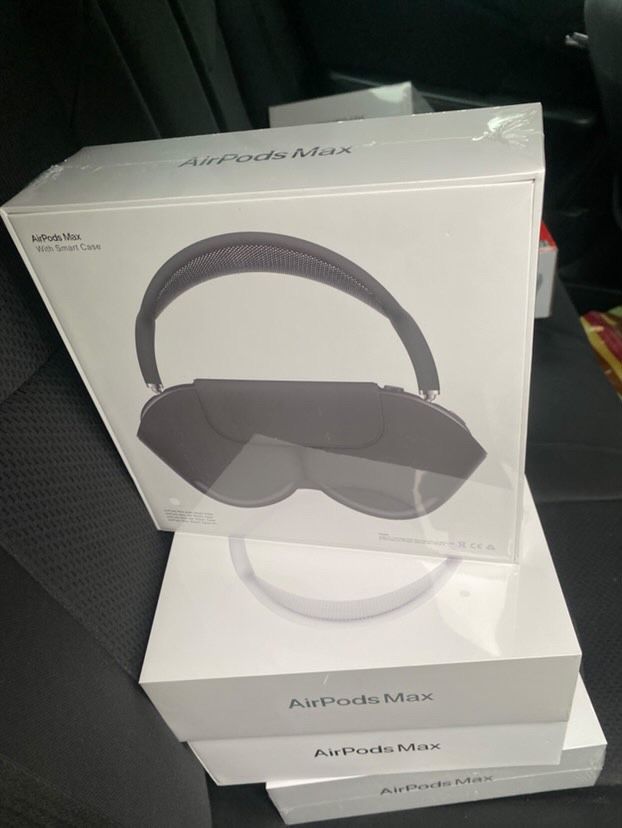 AirPod Maxes (Brand New)
