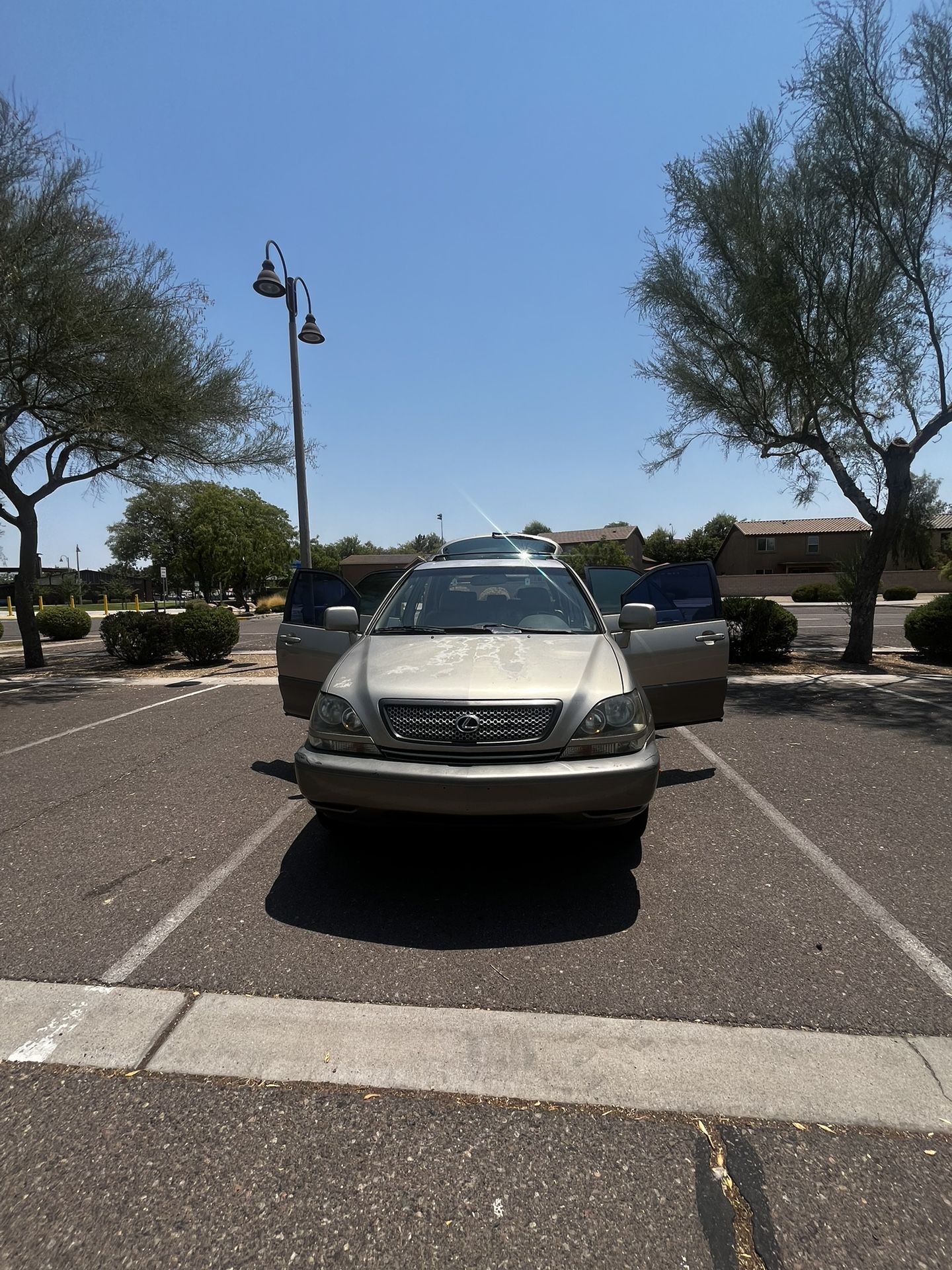 1999 Lexus Rx 300 for Sale in Phoenix, AZ - OfferUp