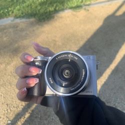 Sony A6000 Mirrorless Camera 