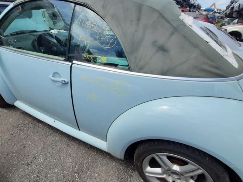 Volkswagen Beetle 2004 Only parts engine and transmission good