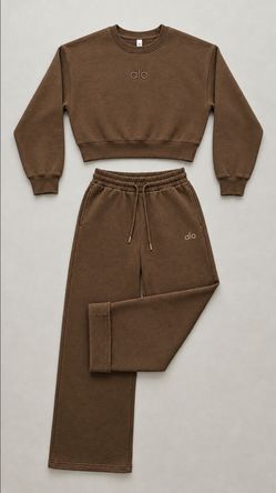 Alo Yoga Cropped Crewneck & Relaxed Sweatpant Set