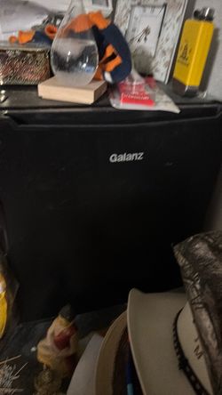 Mini fridge