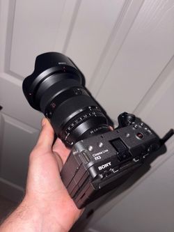 Sony FX3 Cinema Line Camera with Sony 24-70 mm GMii Lens