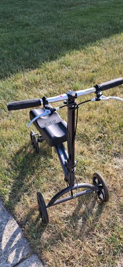 Drive Steerable knee walker.