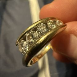 14karat Gold Ring With Diamonds 