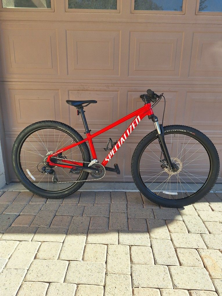 SPECIALIZED ROCKHOPPER SPORT 29 ER MOUNTAIN BIKE ( CHECK MY OTHER BIKES)