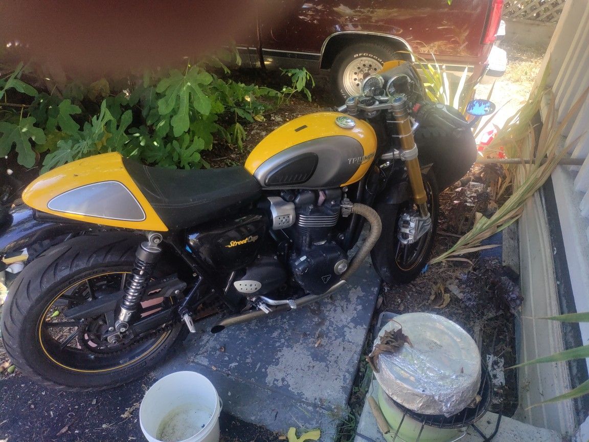 Triumph Street Cup