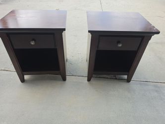 2 Wood Small nite stand 250 width 18  length 22
