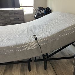 Adjustable bed frame