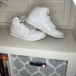 Jordan 1all White 