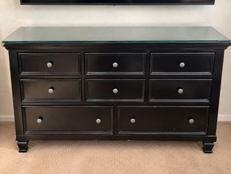 Living Spaces - Black Bedroom Set – 8-Drawer Dresser & 2 Nightstands