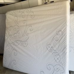 Mattress  king, Queen  and twin size mattress, New, Plastic sealed, Gel Memory, beautiful soft cover, I have all size mattress …. Twin $130,, Queen: $