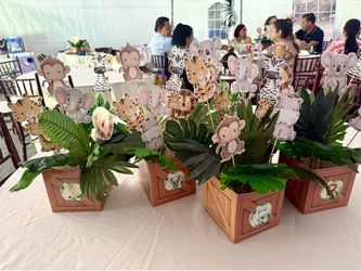 Centros de mesa de cartón tema Safari  animales bebés t10 todos 30 dlls ya hechos armados
