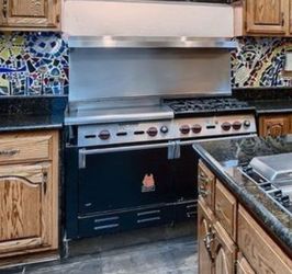 Wolf Challenger 60” Commercial Gas Range – Double Oven – French Top – Rare