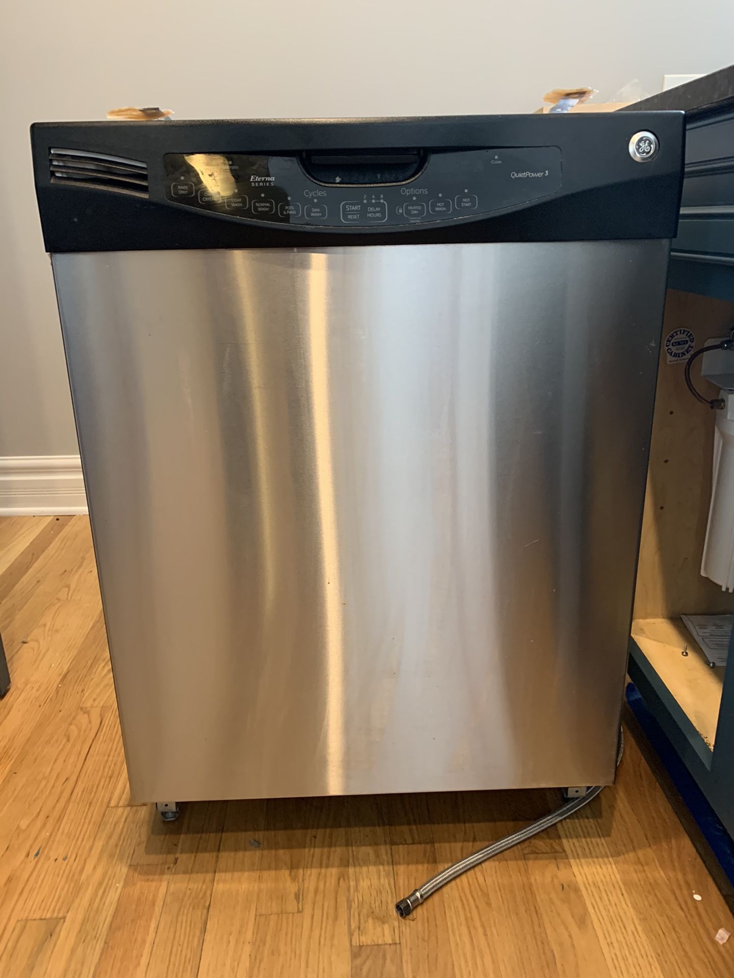 GE Dishwasher - Eterna Series Quiet Power 3 - Stainless Steel