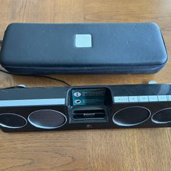 Black Logitech Pure-Fi Anywhere Speaker Dock for iPod or computer and Works