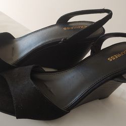 Women's Express Brand Sandal Solid Heel Size 8 New