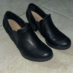 Croft & Barrow Women’s Boots, Size 7