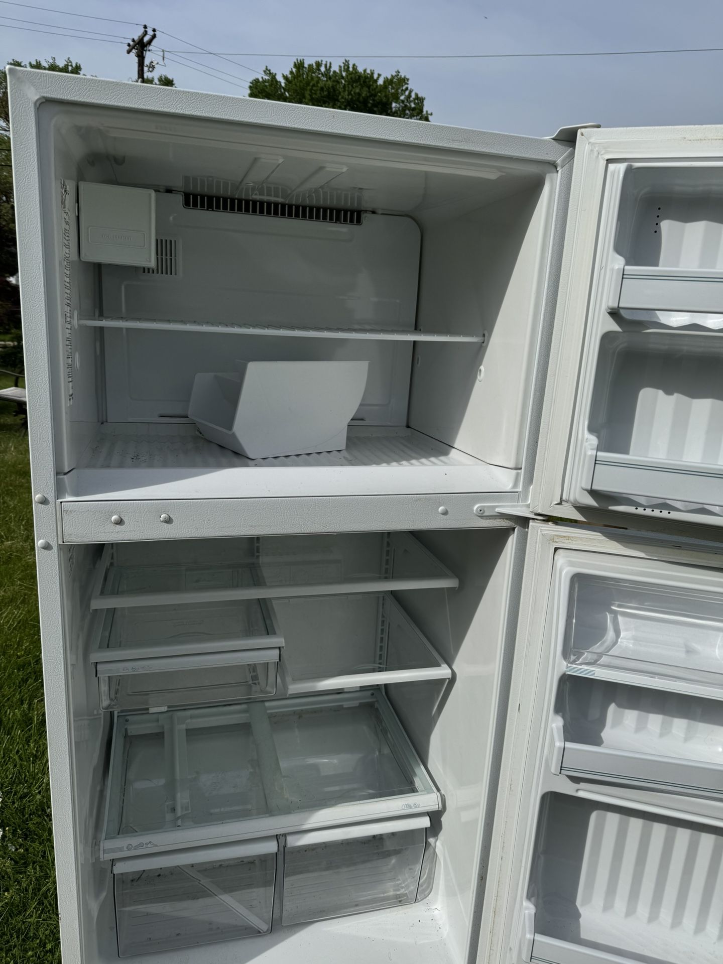 Refrigerator 