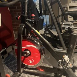 gym equipment in excellent condition