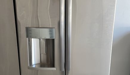 GE Refrigerador 3-Door Counter Depth 
