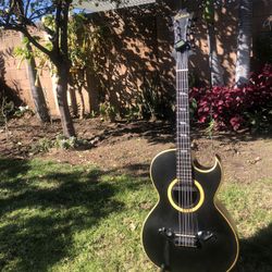 Bajo Quinto ( RUBENS) Good Condition