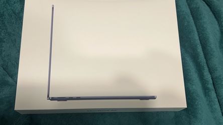 Apple MacBook Air 13-inch  M4 MC6T4LL/A 256GB 16GB Ram