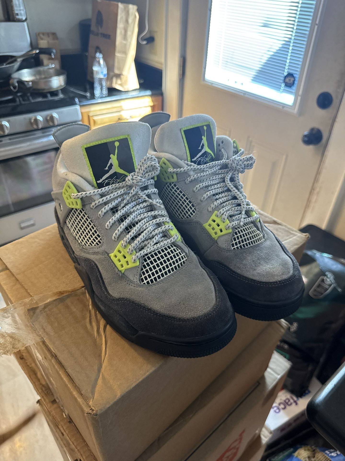 Jordan 4 Se 95 Neon 9.5