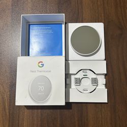 Google Nest Smart Programmable Wifi Thermostat Snow GA01334-US. Newly open box. (Never Used)