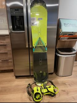 Never used Rome Artifact 147 Snowboard with Rome Bindings