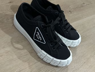 Women’s Prada Sneakers Size 37