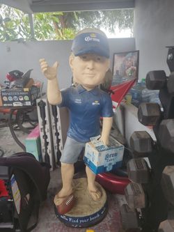 4 ft bobble head