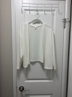 Barely worn Ivory white open front cropped sweater