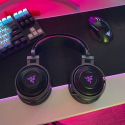 Razer Blackwidow Tournament Edition Keyboard And Nari Ultimate 7.1 Headset.