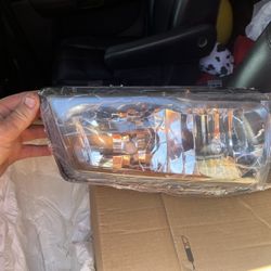 2004 And 2006 Chevy Silverado Headlights 