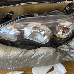 2011-2013 Toyota Corolla Headlight Left Front