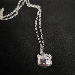 Hello, Kitty, locket 