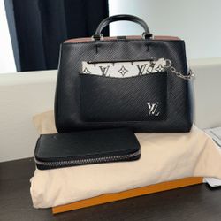 Louis Vuitton Purse 